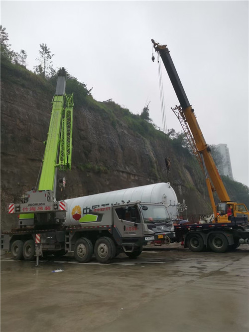 阳春市“不怕风雨冻”—— 吊车的 “恶劣环境适应” 技术